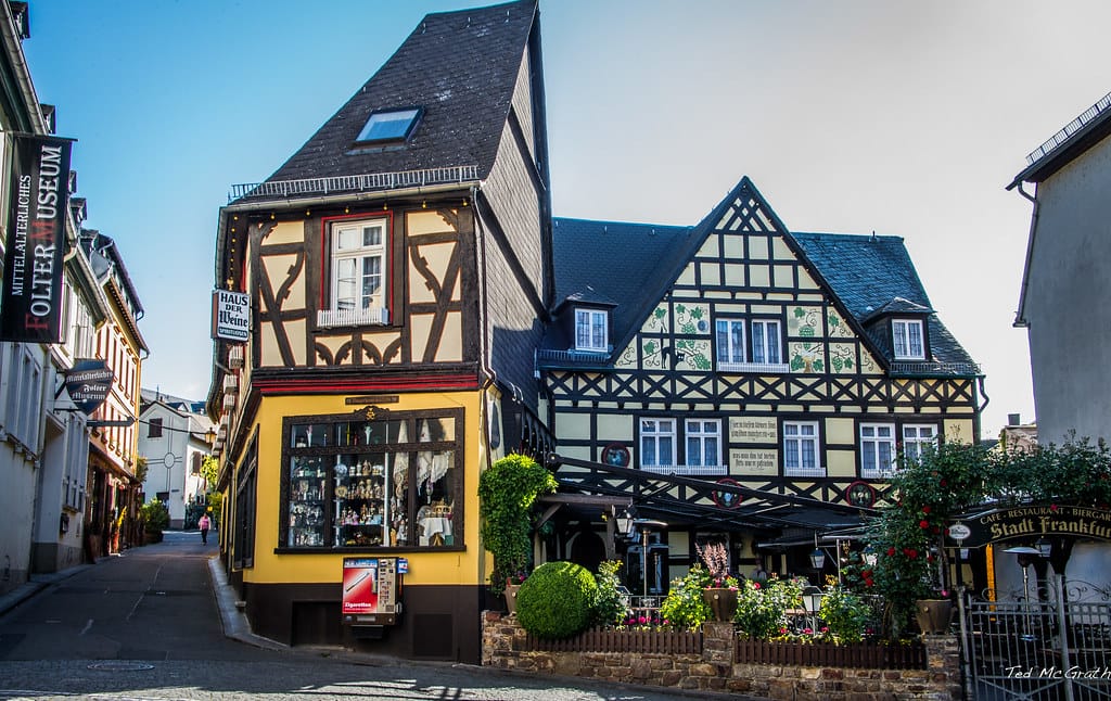 Du lịch châu Âu mùa đông không chỉ có Paris mà còn những thị trấn đáng đi hơn