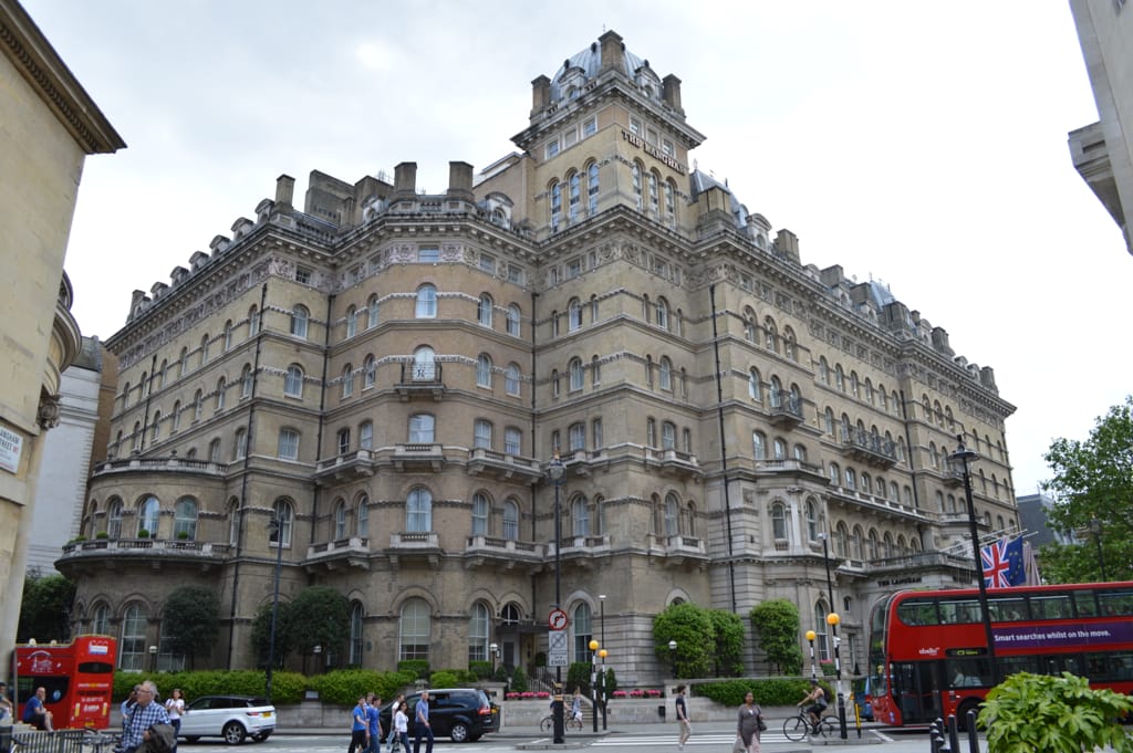 Từ London đến Georgia – 6 khách sạn lắm chuyện huyền bí nhất hành tinh