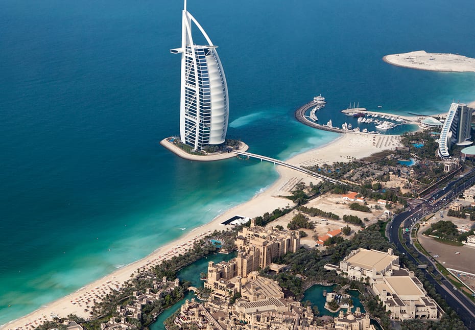 Một đêm trên cao ở Moscow ngắm điện Kremlin từ phòng kính toàn cảnh