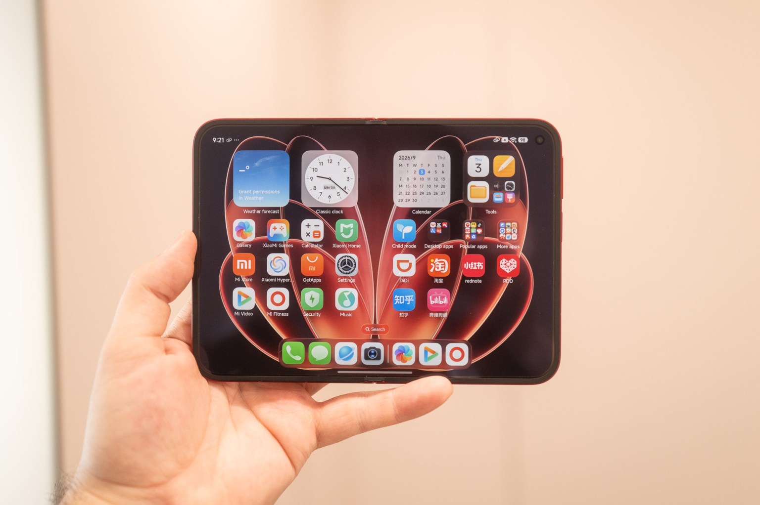 Xiaomi 18 Fold nổi bật nhờ thiết kế vuông hơn và chip riêng